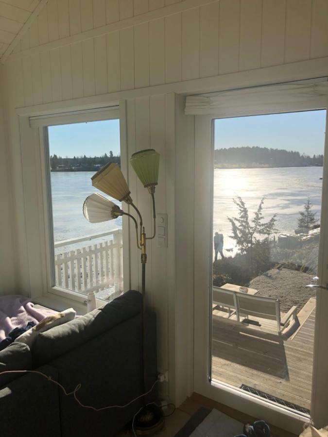 Lyseren Waterfront Cabin Omberg Exterior photo
