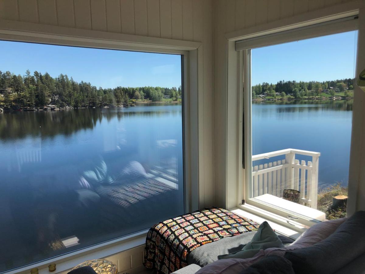 Lyseren Waterfront Cabin Omberg Exterior photo